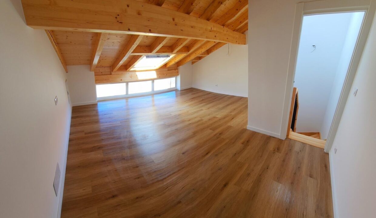 WhatsApp Image 2025-04-24 at 16.59.30 (2)